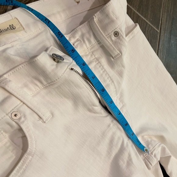 Madewell - White 9” High Rise Skinny Jeans - Picture 11 of 12